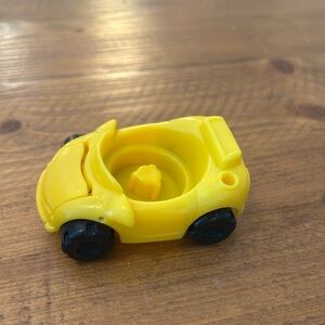 FISHER PRICE LITTLE PEOPLE CAR VEHICLE HOOD OPENS YELLOW 2002 as is